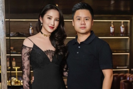 Thiếu gia Phan Thành 'đi đâu cũng mặc tối giản'
