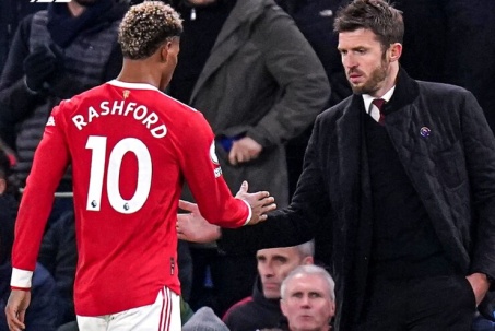 MU cầm hòa PSG: HLV Carrick gửi lời cảnh báo tới cầu thủ, hé lộ về Rashford