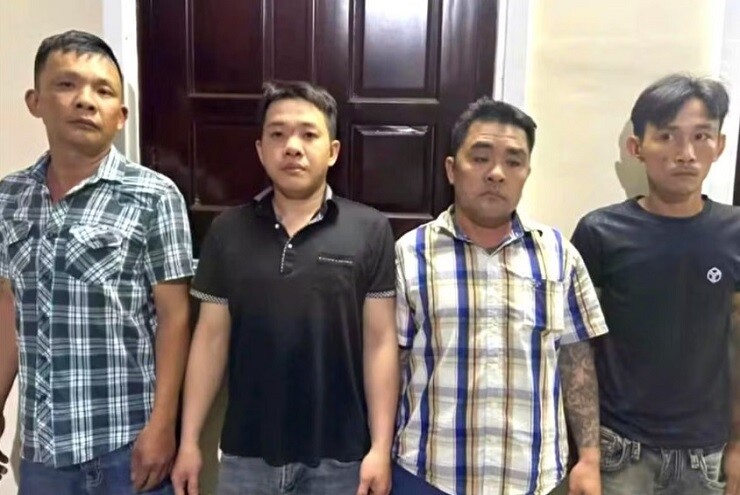 Bắt 4 đối tượng trộm chó dùng súng tự chế bắn bị thương thượng úy công an