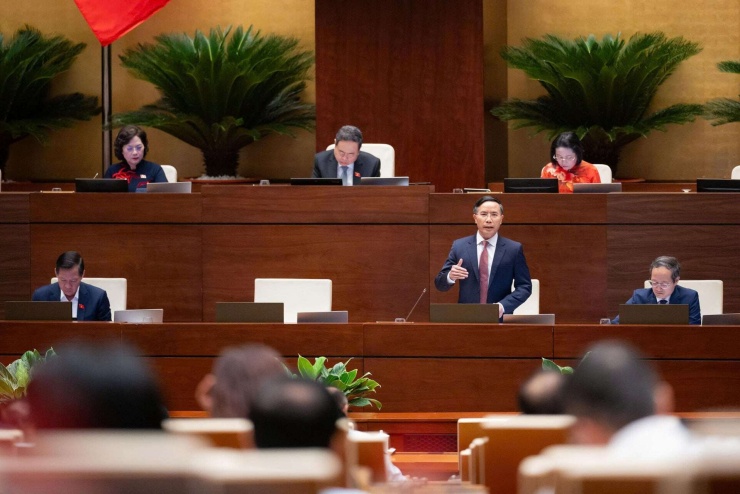 Toàn cảnh phiên giải trình về dự án luật của ngành Ngân hàng sáng nay (Ảnh: Media QH).