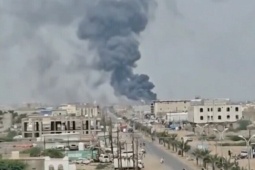 Houthi phóng loạt tên lửa nhằm vào lực lượng do Ả Rập Xê Út hậu thuẫn