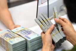 Nhiều ngân hàng hạ lãi suất huy động