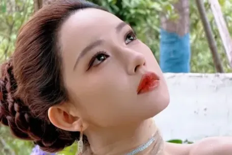 Vẻ đẹp lệch chuẩn gây sốt