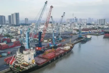 Loạt doanh nghiệp tên tuổi bị hủy tư cách đại chúng