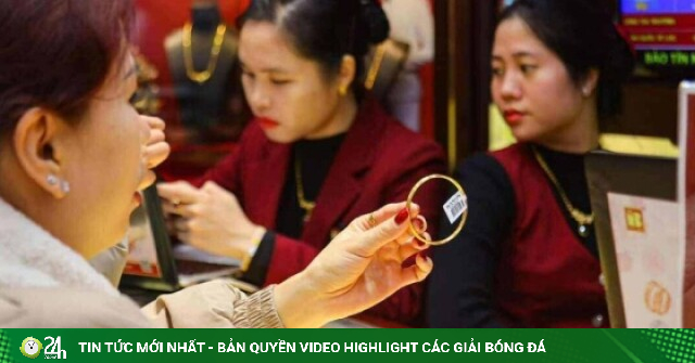 Giá vàng hôm nay 10/8: Vững vàng trên mốc 4.300 USD/ounce