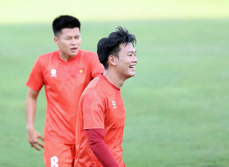 Trung vệ Thành Chung trong buổi tập chiều ngày 10/8 của ĐT Việt Nam.