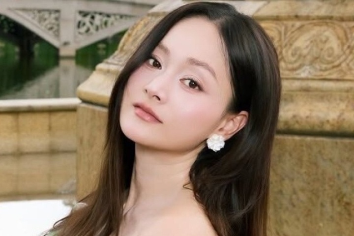 Diễn viên Lan Phương tiết lộ cuộc sống 'không dễ dàng' khi làm mẹ đơn thân