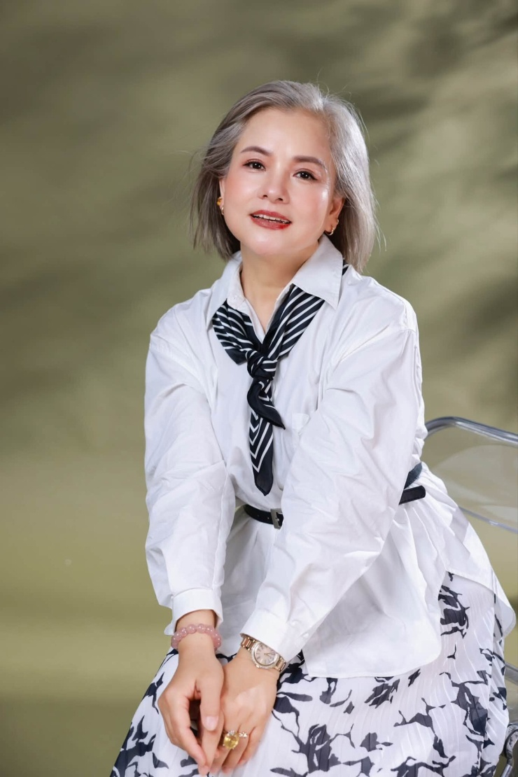 NSND Thu Quế U60 vẫn trẻ đẹp. 