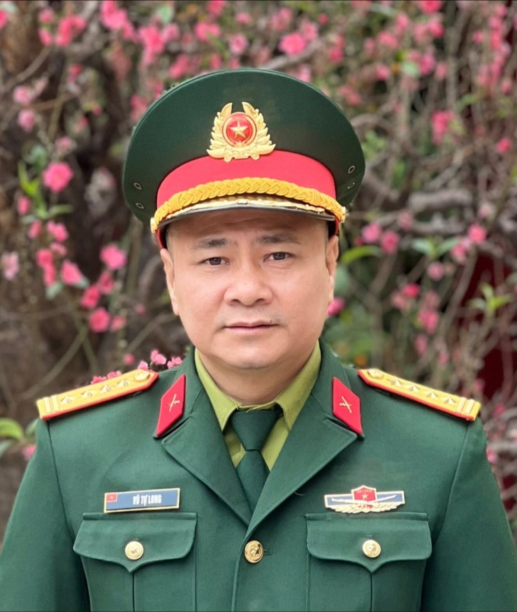 NSND Tự Long.