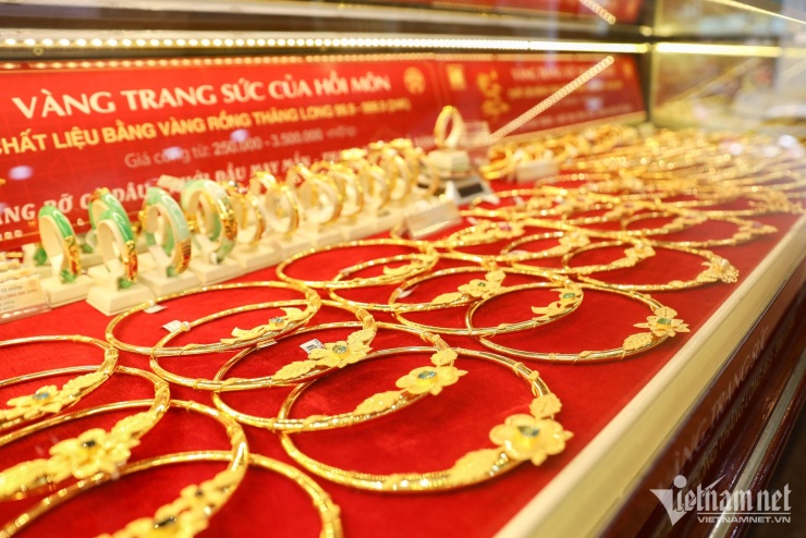Giá vàng tăng mạnh trở lại. Ảnh: Hoàng Hà