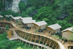Chi 11 triệu đồng ngủ lều giữa rừng ở Phong Nha