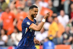 Trực tiếp chuyển nhượng 11/8: Liverpool tính bán Gakpo nếu chiêu mộ Barcola