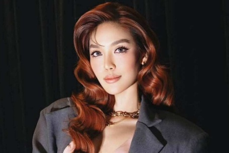 Lan Khuê đeo trang sức hơn 2,8 tỷ đồng dự sự kiện