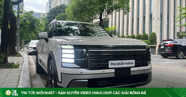 Ảnh thực tế Hyundai Palisade 2026 bản "giá mềm" tại đại lý Việt Nam
