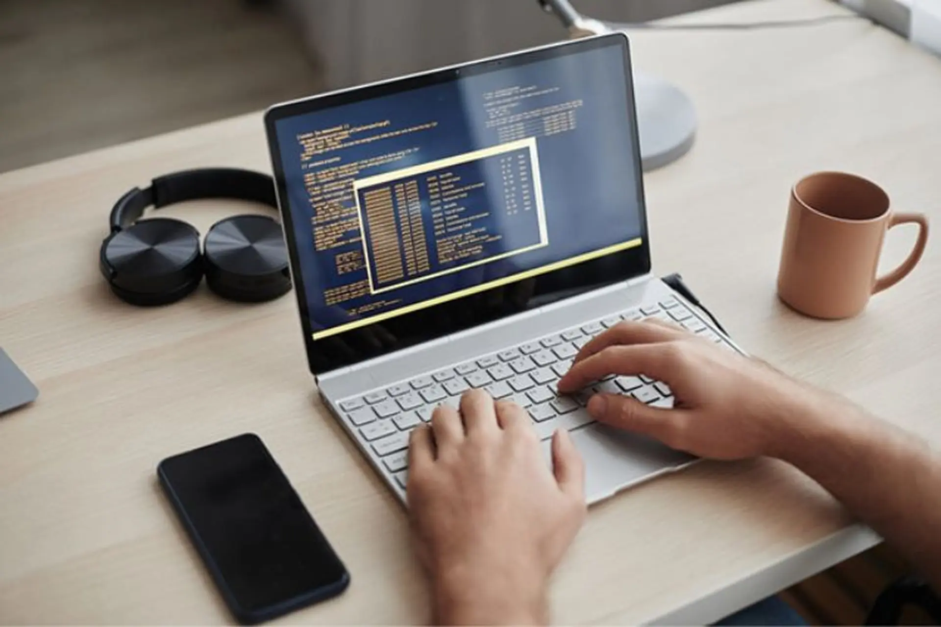Những lợi ích người lao động nhận được khi làm việc online - 1