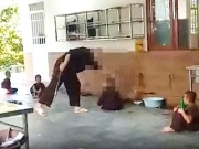 Làm rõ trách nhiệm người quay video nhưng không can ngăn vụ 5 trẻ bị hành hung