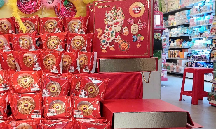 Bánh trung thu được trưng bày ở siêu thị đường Thống Nhất, phường An Hội Đông, TP HCM. Ảnh: Thi Hà