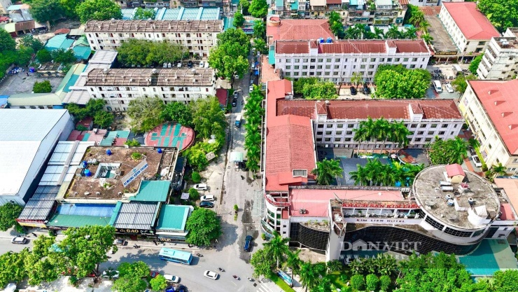 Dự án được đề xuất trên khu đất hiện là khách sạn Kim Liên, có tổng diện tích khoảng 34.936 m². Quy mô đầu tư dự kiến khoảng 3-3,5 tỷ USD. Nếu được triển khai đúng phương án, hai tòa tháp sẽ trở thành một điểm nhấn mới trong khu vực với chiều cao 568m.