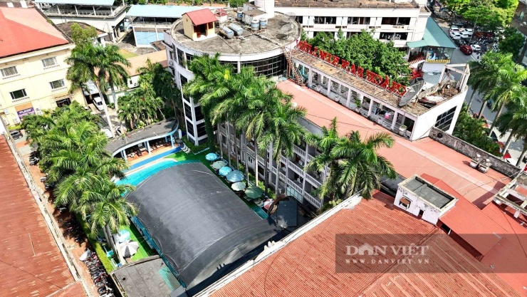 Được biết, khách sạn Kim Liên được đưa vào hoạt động từ những năm 60 của thập kỷ trước và là một trong những khách sạn có lịch sử lâu đời tại Hà Nội. 