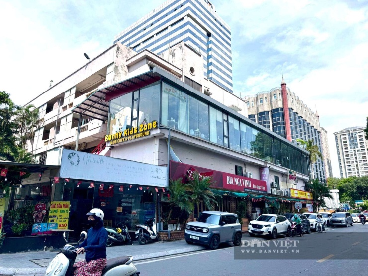 Nếu được xây dựng đúng phương án, 568 m sẽ giúp Hanoi Twin Towers 99 vượt qua Petronas Twin Towers tại Malaysia - cặp tháp đôi cao khoảng 452 m - để trở thành tháp đôi cao nhất thế giới. Theo đề xuất, công trình đồng thời nằm trong nhóm những công trình cao nhất toàn cầu.