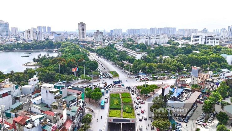 Theo đề xuất, Hanoi Twin Towers 99 có tổng diện tích sàn xây dựng (không bao gồm tầng hầm) khoảng 880.000 m², mật độ xây dựng lý tưởng khoảng 35%. Công trình là một tổ hợp đa chức năng đẳng cấp quốc tế, bao gồm: Trung tâm hội nghị quốc tế, Trung tâm biểu diễn nghệ thuật, Casino, Trung tâm thương mại, Văn phòng hạng A, Khách sạn 6 sao và khu nhà ở cao cấp…