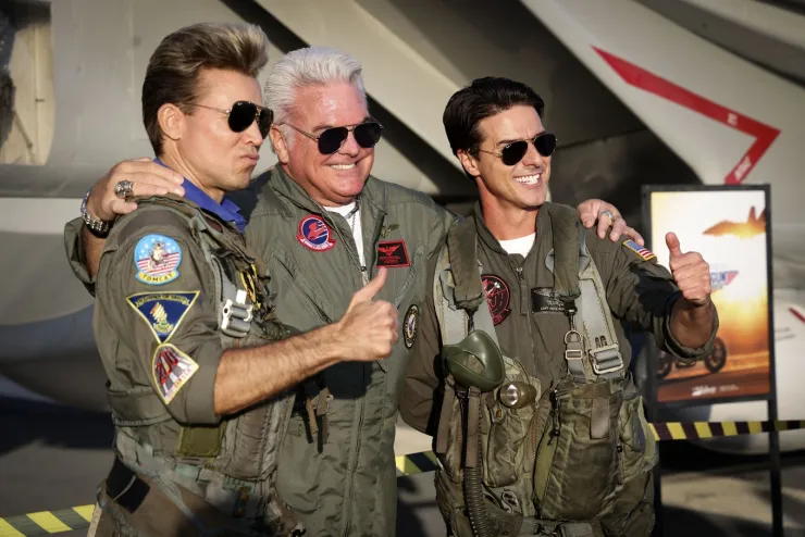Jerome LeBlanc thường hóa thân thành nhân vật phi công Pete "Maverick" Mitchell, do Tom Cruise thủ vai trong Top Gun. Ảnh: AFP