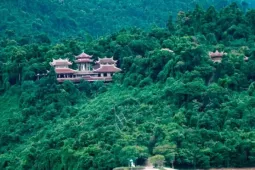 Cảnh tượng không ngờ tại điểm du lịch Huế nổi tiếng