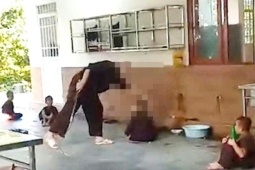 Làm rõ trách nhiệm người quay video nhưng không can ngăn vụ 5 trẻ bị hành hung