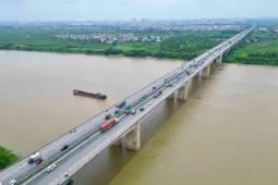 Gã đàn ông phi tang xác người tình xuống cầu Thanh Trì sau bữa tiệc ma túy