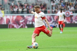 Trực tiếp chuyển nhượng 12/8: MU nhắm hậu vệ trái của RB Leipzig