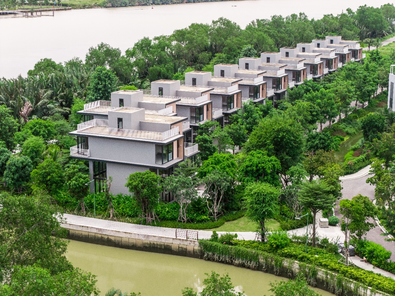 Một góc đô thị ven sông trên địa bàn xã Đại Phước. Ảnh: Phong Anh