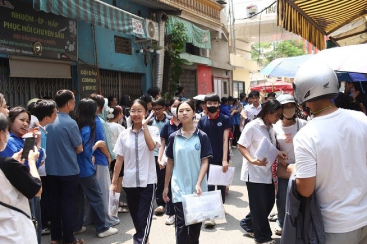 Hà Nội tiếp tục nóng nhất cả nước với mức nhiệt lên sát 39 độ C