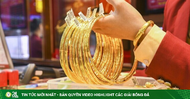 Giá vàng thế giới sáng 13/8 tăng mạnh nhất 2 tháng