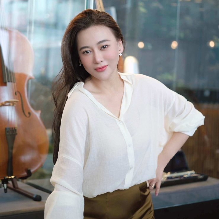 Ảnh sao 13/8: Phương Oanh được khen ngày càng xinh đẹp - 1