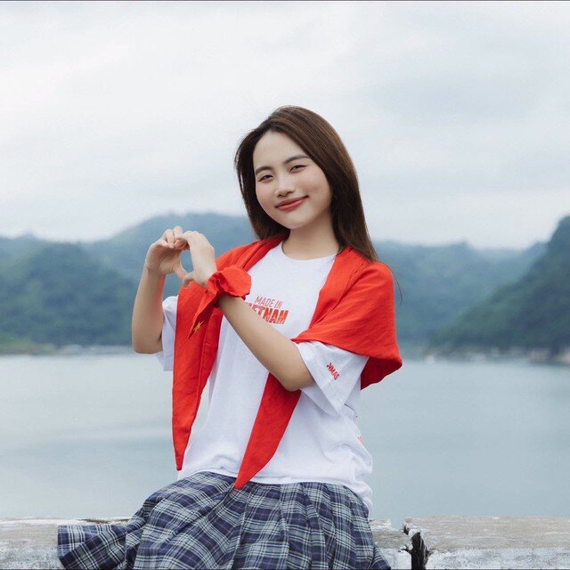 Phương Mỹ Chi nổi tiếng với biệt danh "chị Bảy - cô bé dân ca".