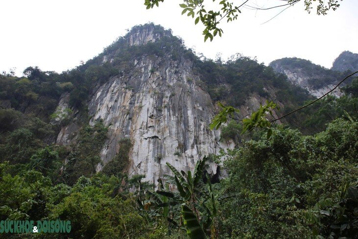Điều bất ngờ trong hang đá cạnh sân bay, chỉ phục vụ một trận đánh duy nhất - 5