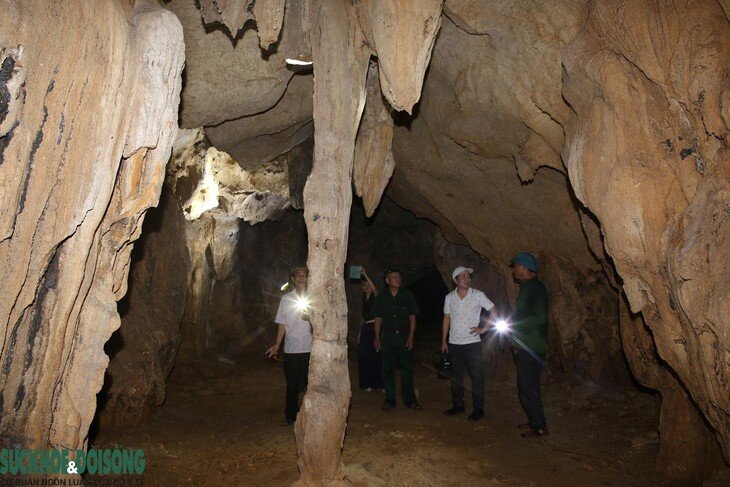Điều bất ngờ trong hang đá cạnh sân bay, chỉ phục vụ một trận đánh duy nhất - 7
