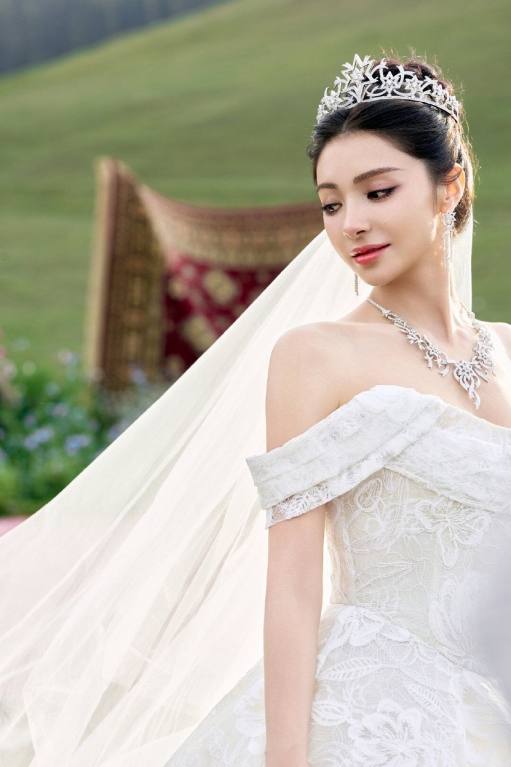 Đám cưới trên thảo nguyên Tân Cương của mỹ nhân 'Hoàn Châu cách cách' - 4