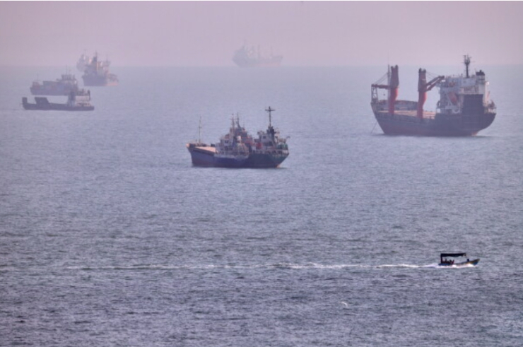 Iran phản bác ông Trump, tuyên bố vẫn kiểm soát eo biển Hormuz - 1