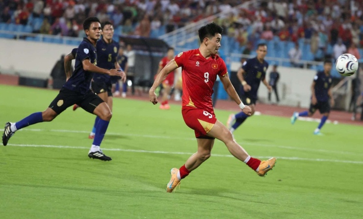 Báo chí Malaysia e ngại sức công phá của hàng công ĐT Việt Nam - 1
