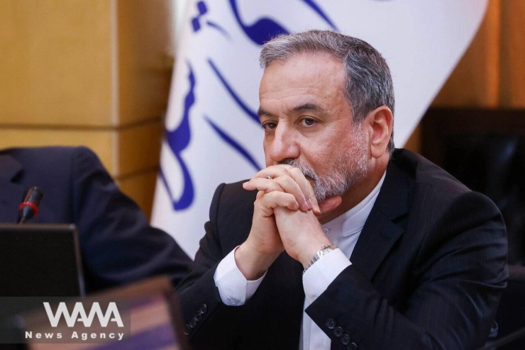Iran cảnh báo Mỹ về tính toán 'sai lầm' liên quan đến eo biển Hormuz - 1