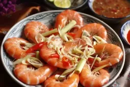 Bí quyết luộc tôm chín đỏ, không tanh