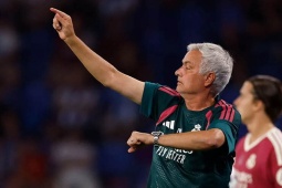 Tin mới nhất bóng đá trưa 13/8: Mourinho khen Real Madrid tiến bộ ở mọi khía cạnh