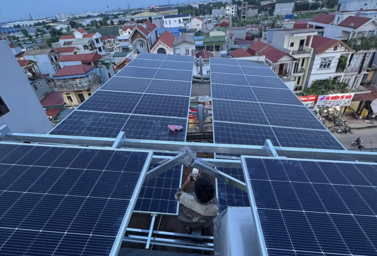 Hơn 13.000 khách hàng miền Bắc lắp điện mặt trời, nhiều tỉnh bắt đầu hỗ trợ tiền - 1