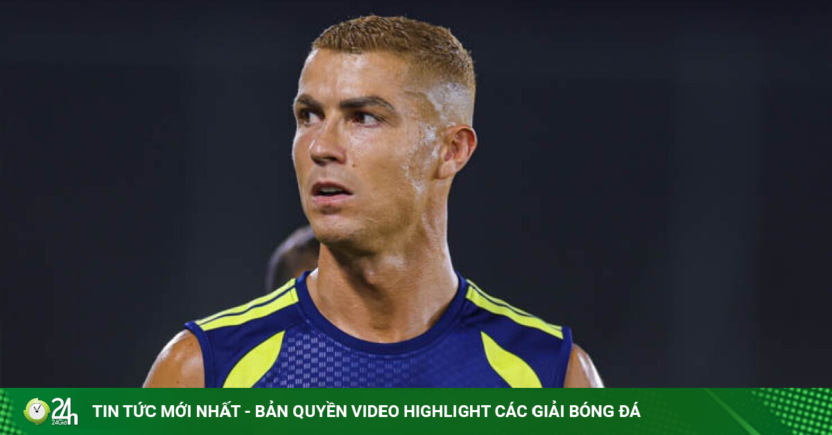 Ronaldo khoe "giao diện" mới gây sốt sau lấy vợ, bị so sánh với Garnacho