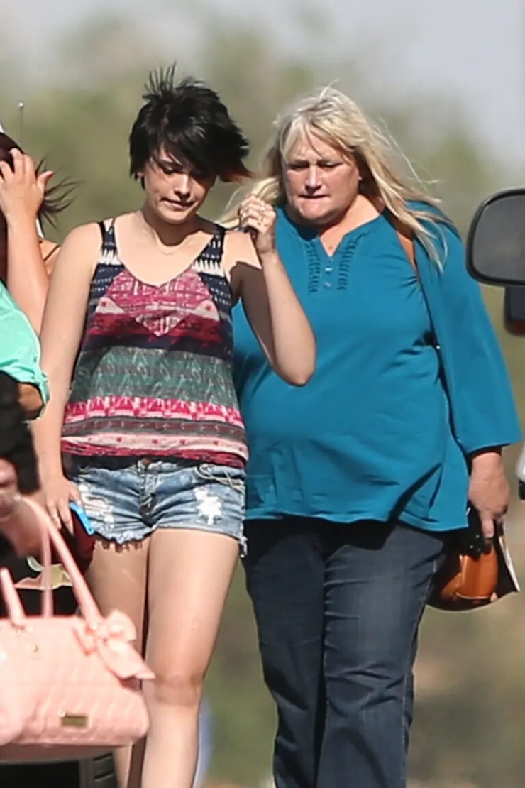 Paris Jackson trong một lần gặp mẹ vào năm 2013. Ảnh: Splash