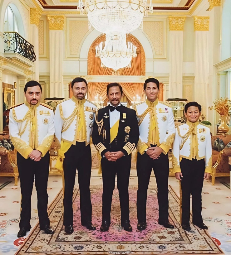 Bốn con trai của Quốc vương Brunei. Ảnh: Instagram