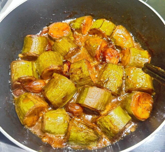 Món ăn hot trend chuối kho nguyên miếng: Nguyên liệu rẻ, cách làm cực dễ mà hao cơm bất ngờ - 1