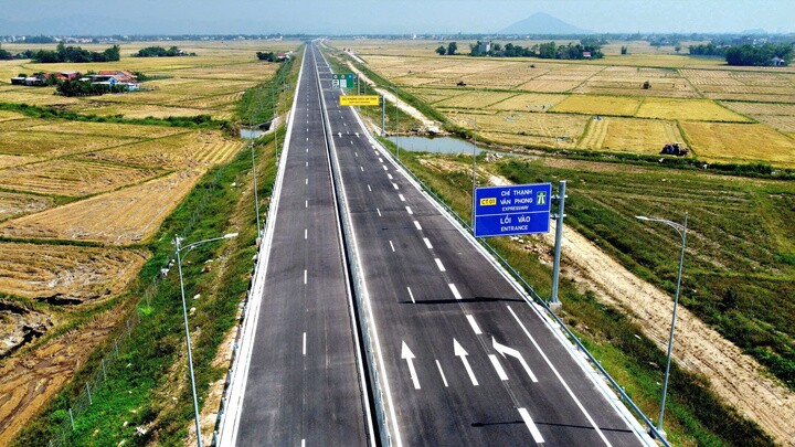 Cao tốc Chí Thạnh - Vân Phong trước ngày thu phí.