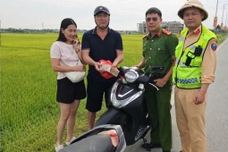 CSGT nhặt được 200 triệu đồng, tìm người đánh rơi để trao trả
